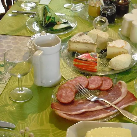 Les Clematites Du Mont Saint Michel Bed & Breakfast